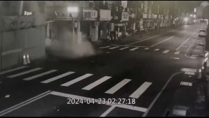 شاهد: كاميرات المراقبة ترصد لحظة إنهيار المباني جراء زلازل هز تايوان