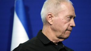 غالانت: قتلنا نصف قادة حزب الله والنصف الآخر مختبئ