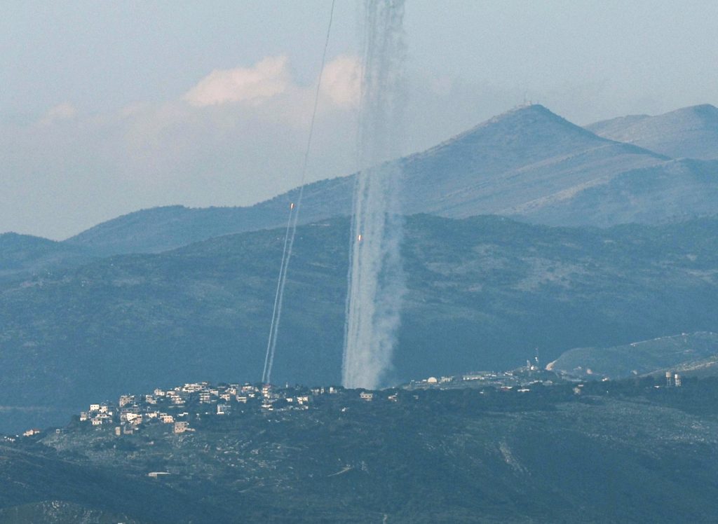 حزب الله يستهدف جنودا إسرائيليين ومقتل مدني بقصف جنوب لبنان