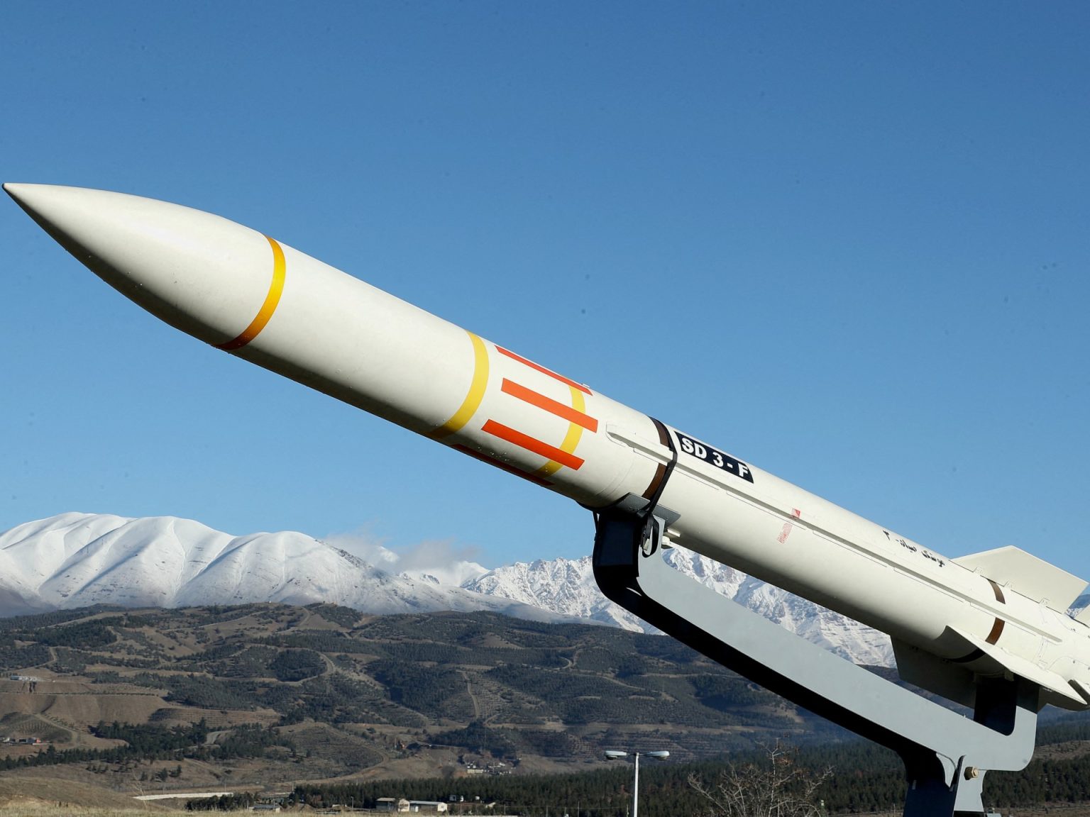 هآرتس: أكثر من 100 مسيّرة إيرانية اعترضت خارج إسرائيل