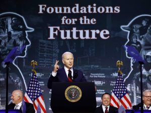 بايدن بعد توقيع مساعدات أوكرانيا وإسرائيل: القرار يحفظ أمن أميركا