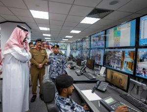 أمير المدينة المنورة يقف ميدانياً على منظومة العمل في رحاب المسجد النبوي