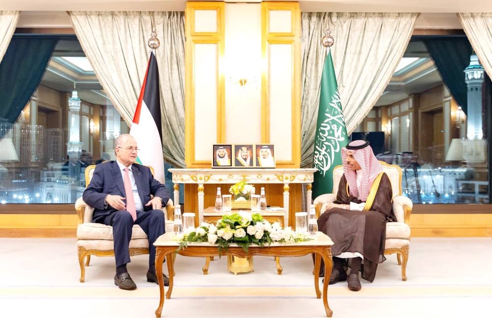 وزير الخارجية يستعرض ورئيس وزراء فلسطين جهود وقف إطلاق النار بغزة