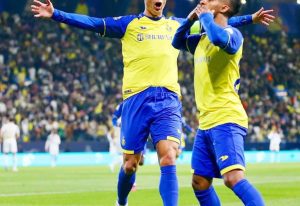 رونالدو يقود النصر ضد الخليج