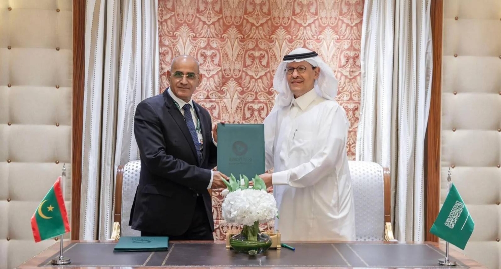 وزير الطاقة ونظيره الموريتاني يوقّعان مذكرة تفاهم حول قطاعات الكهرباء والطاقة المتجددة والهيدروجين النظيف