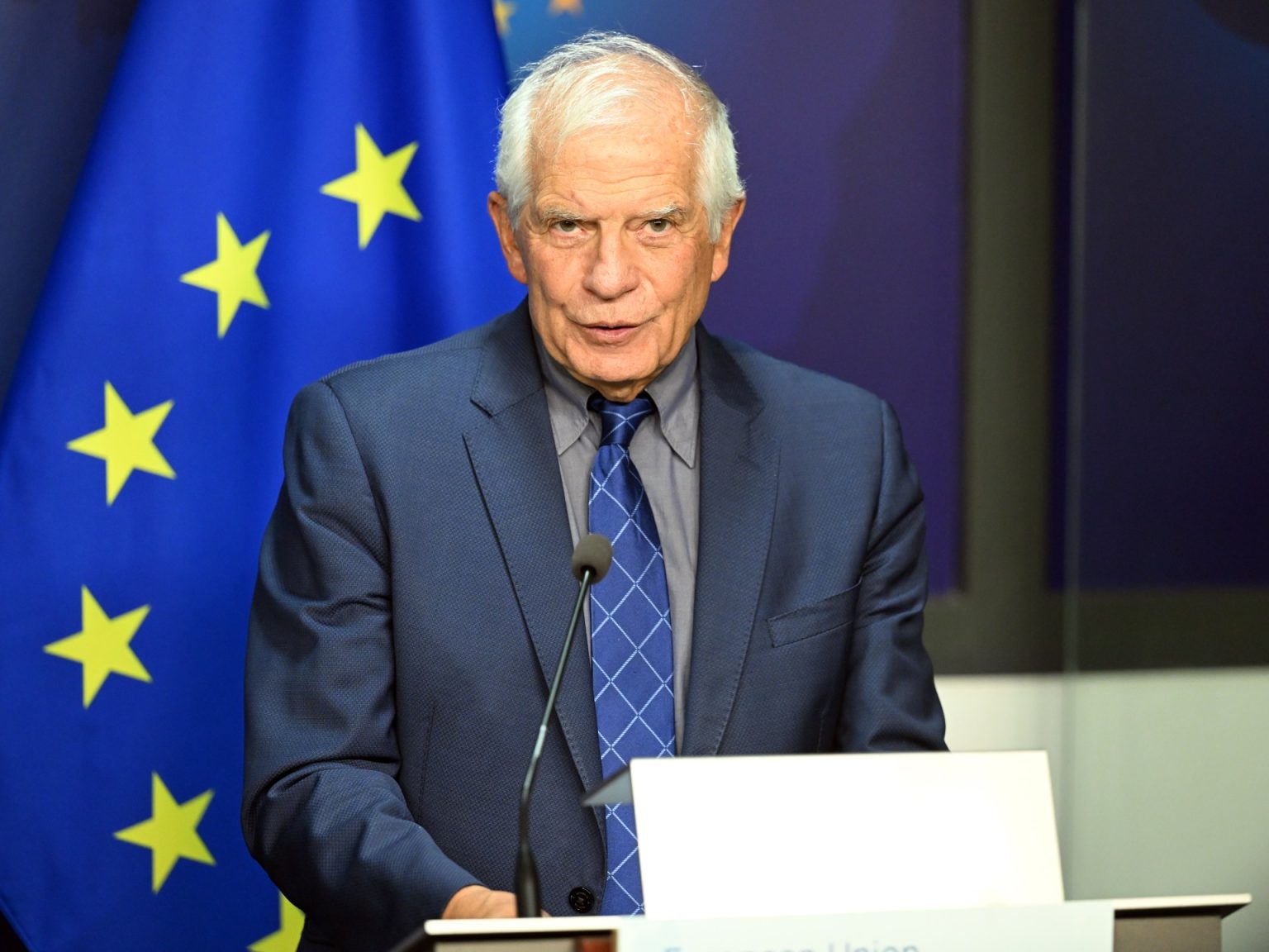 بوريل يطلب من إسرائيل عدم تهديد قضاة الجنائية الدولية