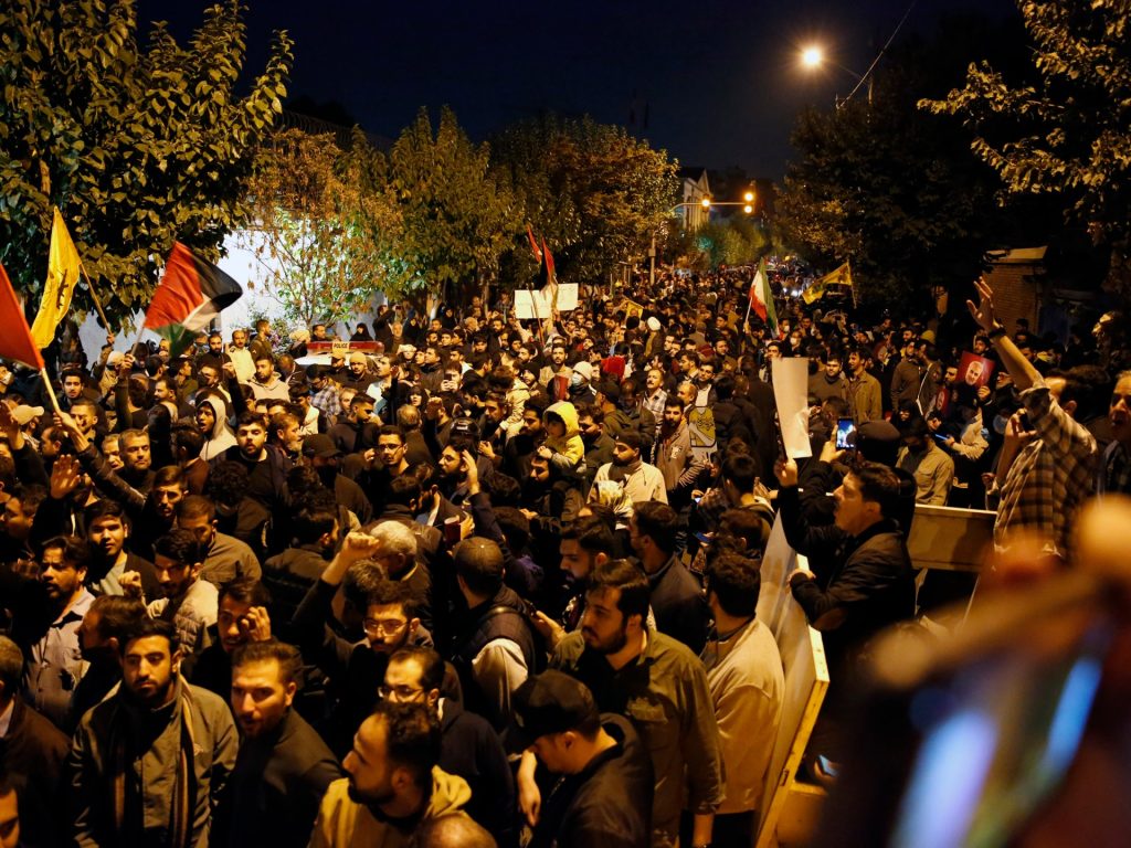 أصداء حرب إسرائيل على غزة في الشعرين الفارسي والأفغاني