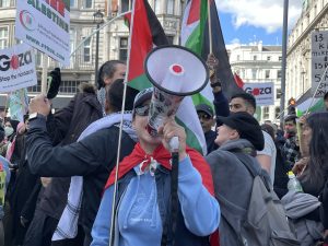 اتساع دائرة البريطانيين الرافضين لتصدير الأسلحة إلى إسرائيل