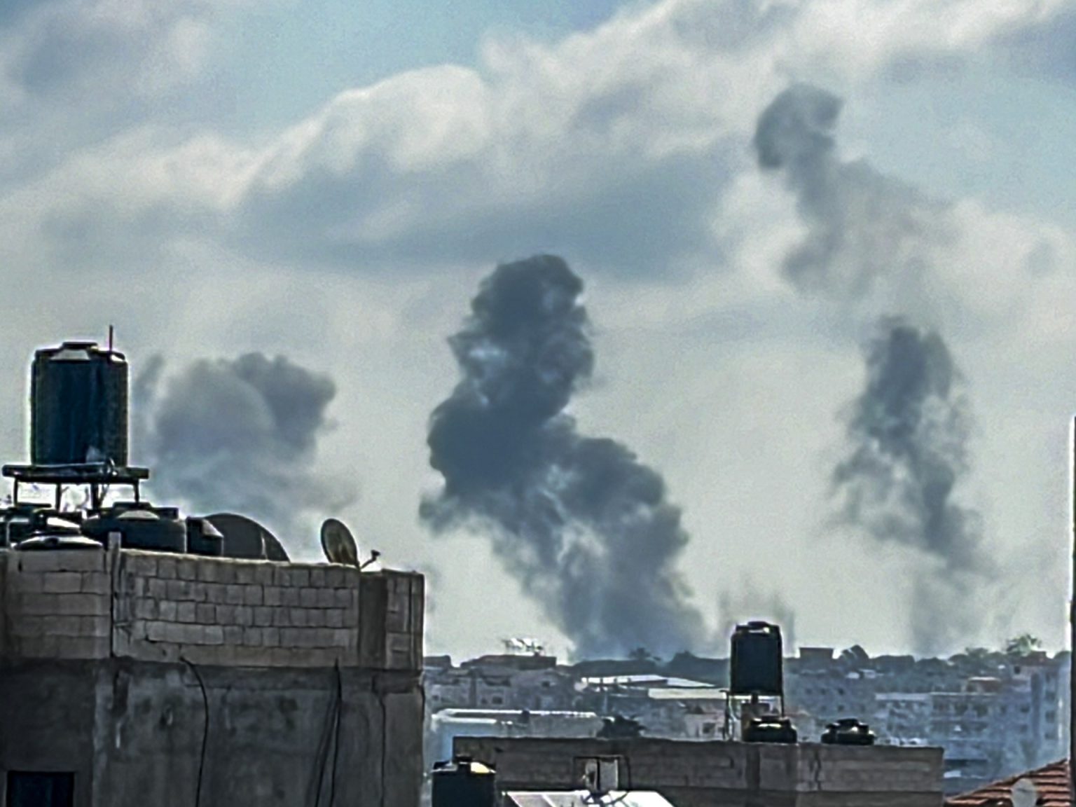 المكتب الإعلامي الحكومي بغزة: إسرائيل تفرغ بيت حانون وشرق جباليا من السكان