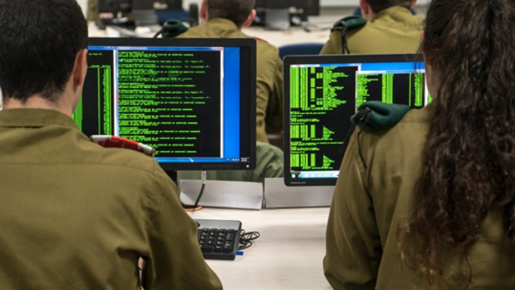 كتاب “فريق الآلة البشرية” يكشف هوية قائد وحدة 8200 الإسرائيلية