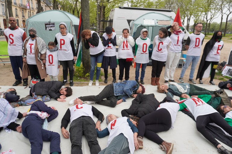 لقطات متنوعة من الوقفة الاحتجاجية والإضراب عن الطعام للضغط على الحكومة الفرنسية لتغيير موقفها الداعم لإسرائيل أمام مقر وزارة الخارجية في باريس