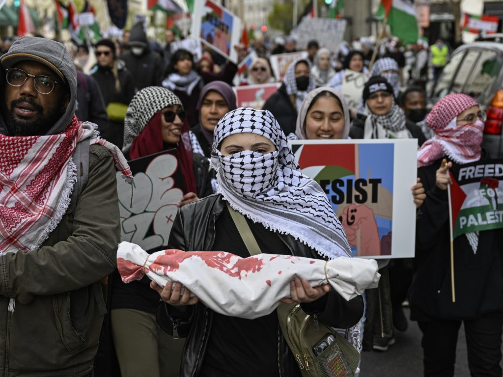 الشعور بتهديد الهوية.. كيف يحافظ مسلمو أميركا على قيم أطفالهم؟