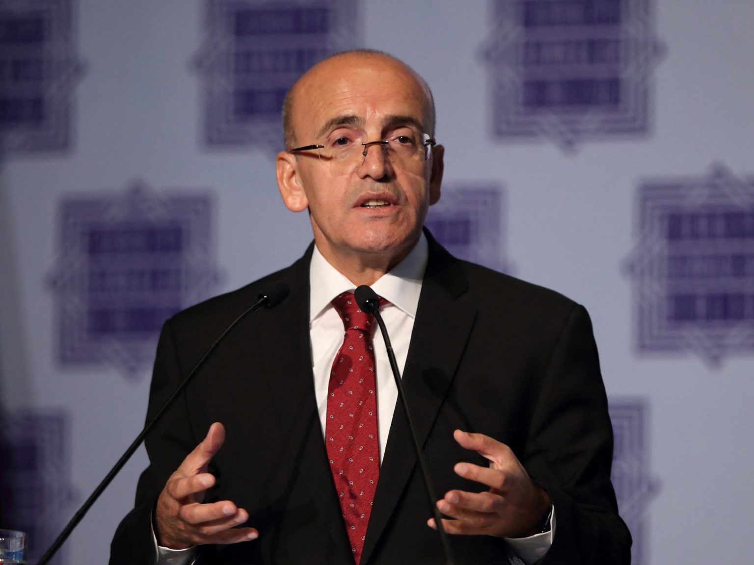 وزير الخزانة التركي: اقتصادنا يسير على المسار الصحيح