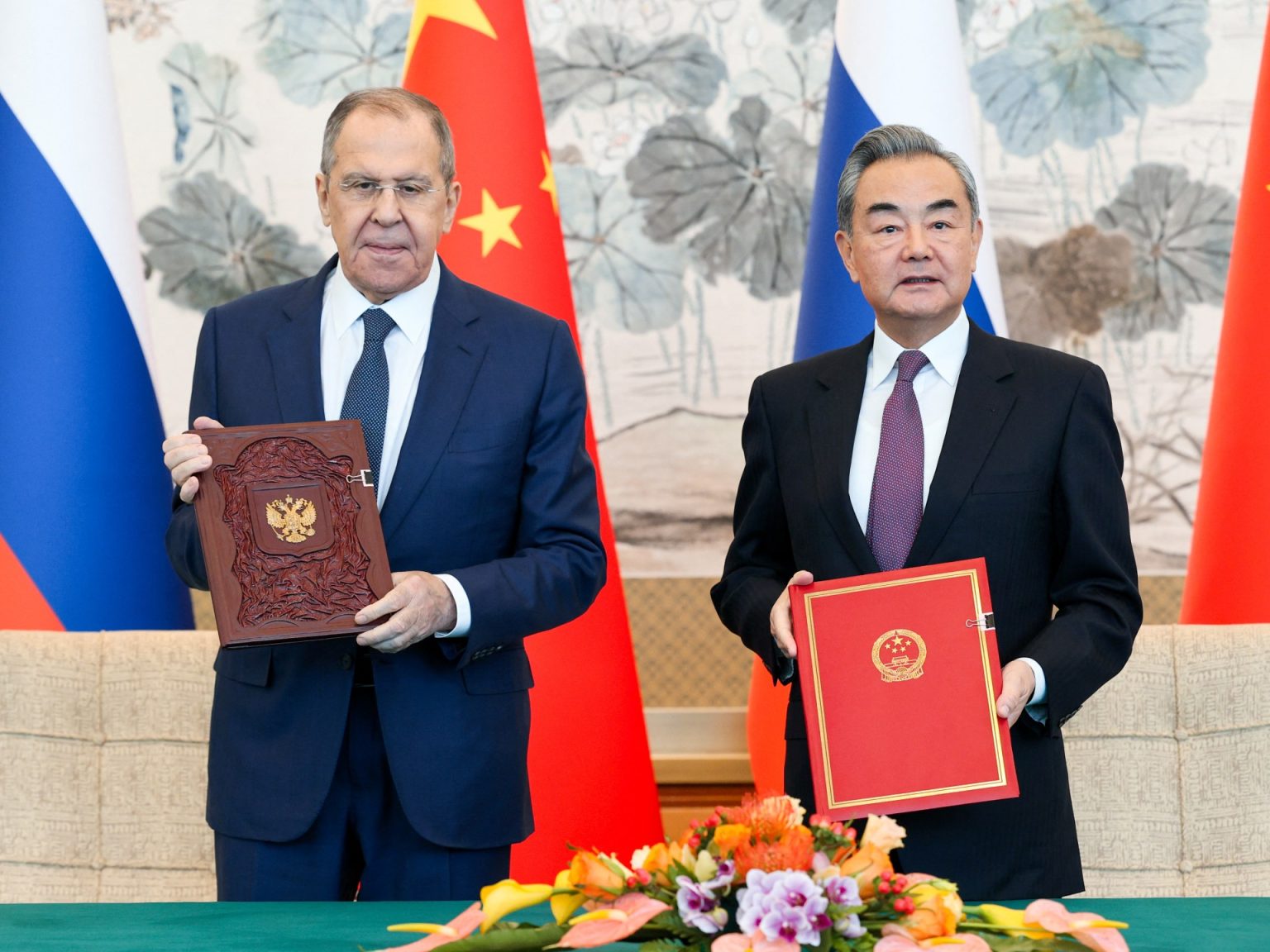 الصين: سنعزز التعاون مع روسيا وندافع عن الإنصاف والعدالة