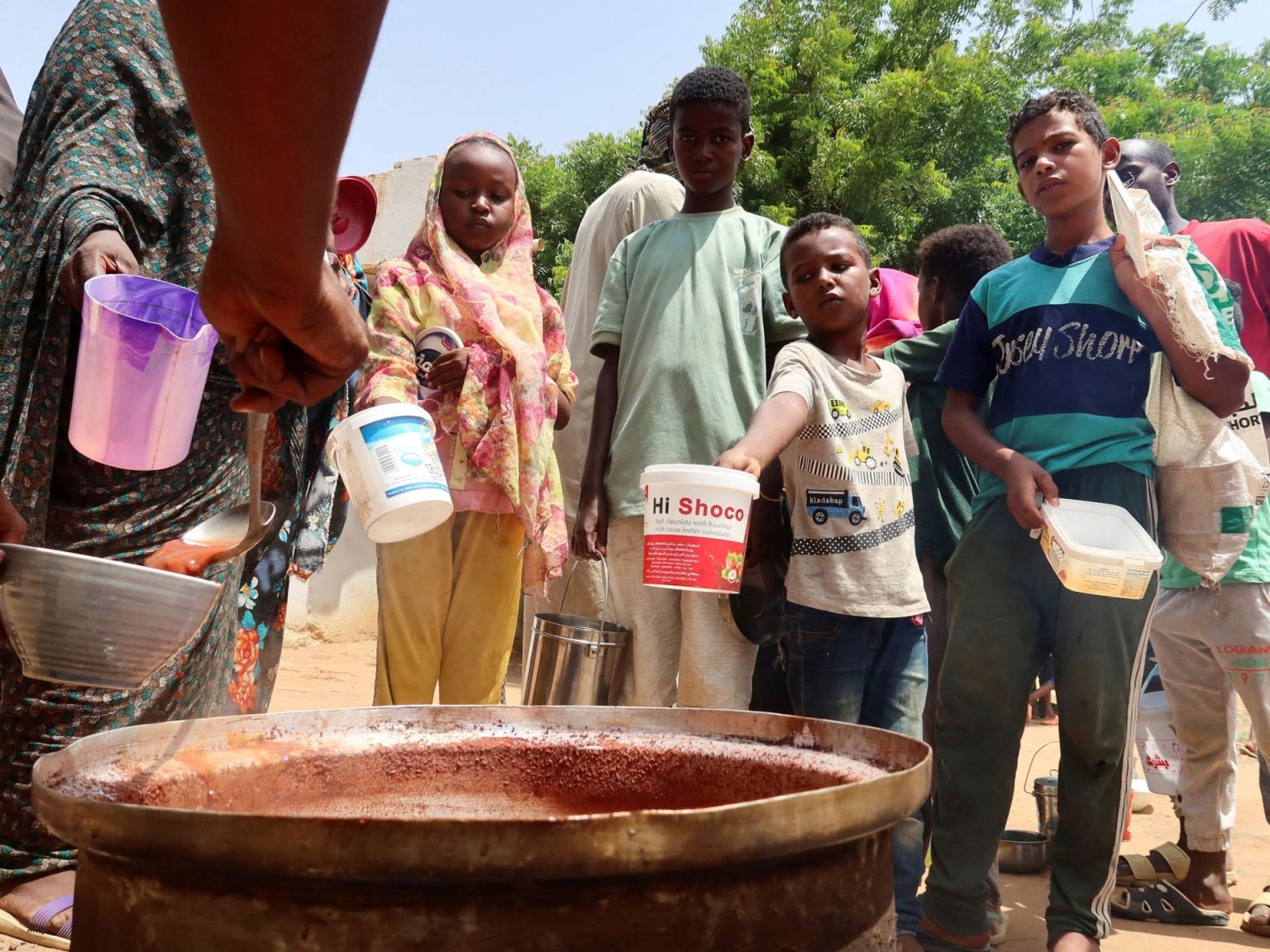 مانحون يتعهدون بأكثر من ملياري يورو للسودان