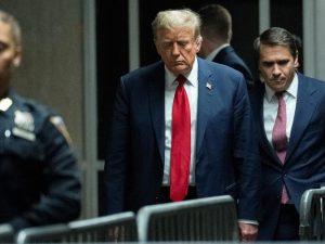 ترامب يواجه محاكمة جنائية للمرة الأولى في التاريخ لرئيس أميركي سابق