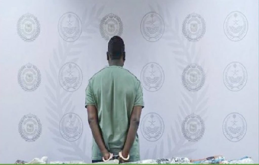 القبض على مقيم في جدة لترويجه مخدر الشبو