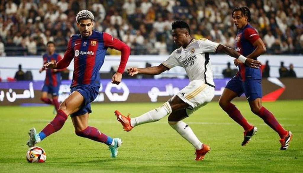 كلاسيكو الأرض.. تشكيل ريال مدريد وبرشلونة في الدوري الإسباني
