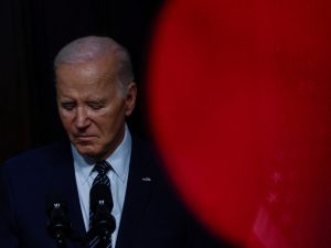 نيوزويك: شعبية بايدن تنخفض بشكل كارثي بسبب إسرائيل