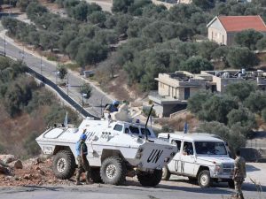 إسرائيل تقصف بلدات حدودية مع لبنان وتحذير أممي من خطر التصعيد