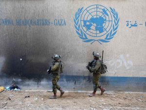 لوموند تتحدث عن الأثر العكسي لاعتداء إسرائيل على الأونروا