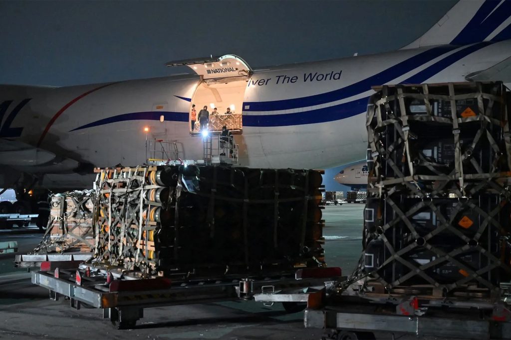 ما وراء المساعدات الأميركية العسكرية الجديدة لأوكرانيا؟