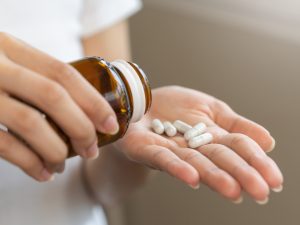 لماذا تظهر بثور في فروة الرأس؟