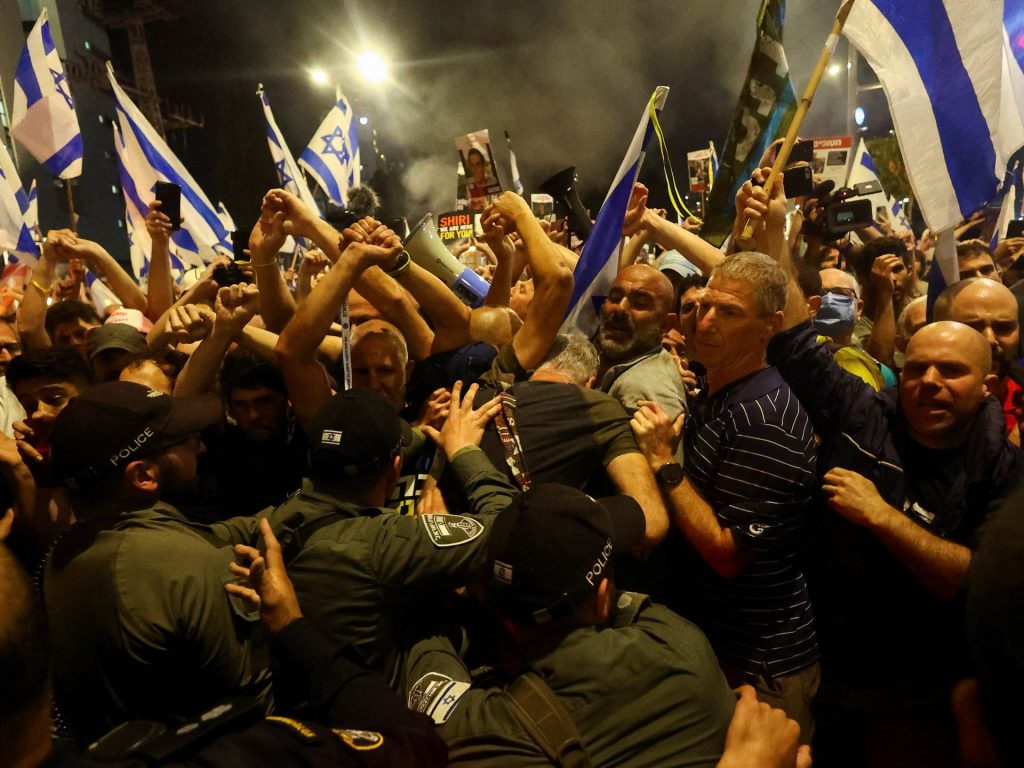 مجلة إسرائيلية: نحن أمام خيارين أحلاهما مر