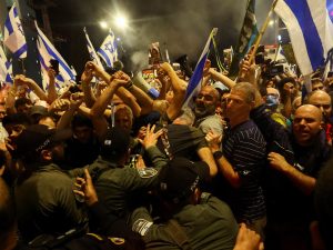 مجلة إسرائيلية: نحن أمام خيارين أحلاهما مر