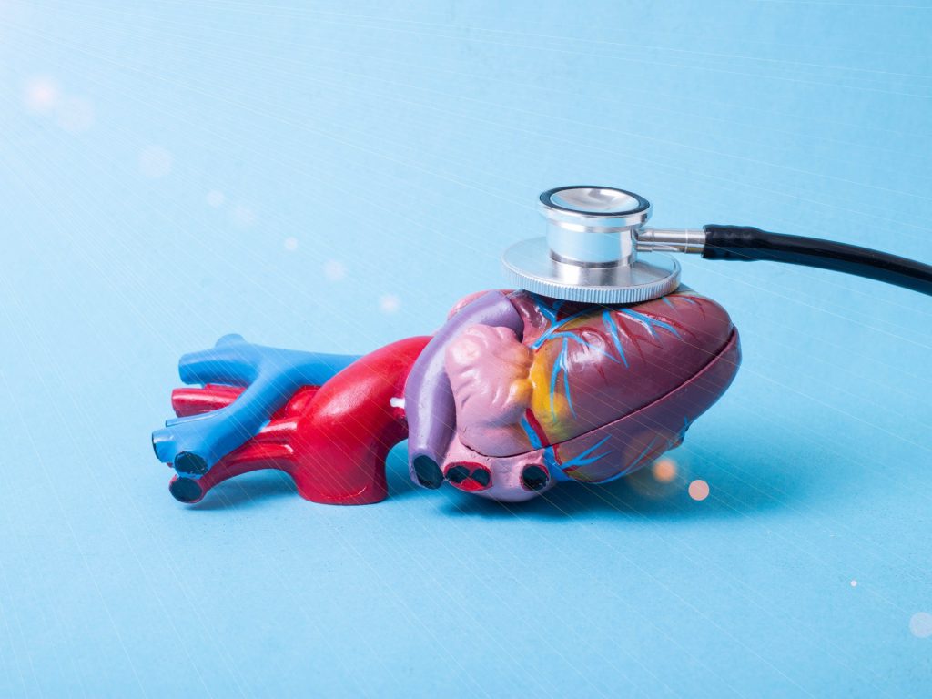 كبير أطباء القلب في باكستان: الشباب يقعون بشكل متزايد ضحية لارتفاع ضغط الدم