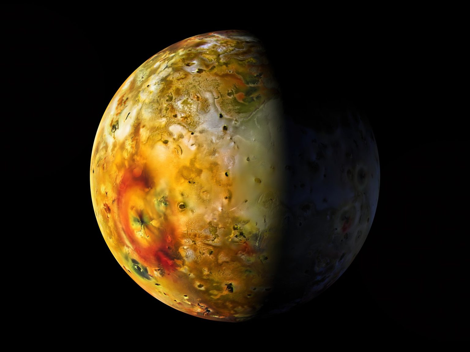 دراسة: براكين قمر آيو بدأت بالثوران منذ 4.5 مليارات سنة