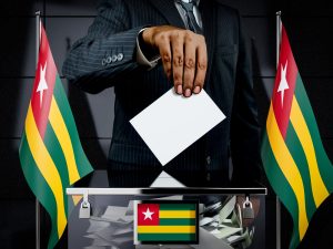 توغو.. انتخابات تشريعية وإقليمية وسط توترات بسبب الدستور الجديد