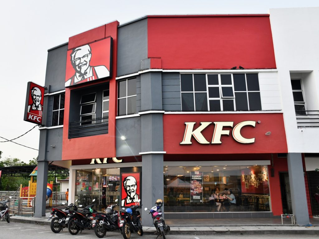 كنتاكي تغلق 108 فروع في ماليزيا إثر المقاطعة المناهضة لإسرائيل