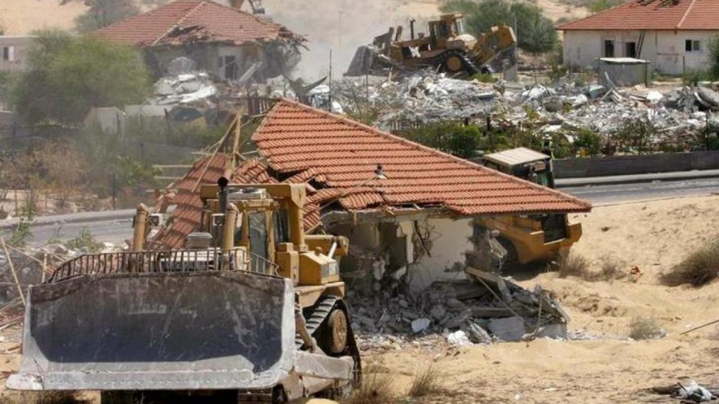 لوموند تتابع رحلة متطرفين يهود يحلمون بإعادة استيطان غزة