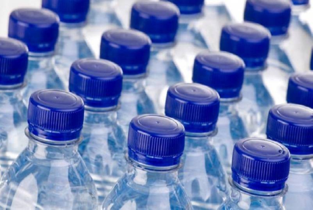 تعليقاً على تسبب شوائب البلاستيك بالجلطات.. «الغذاء والدواء»: مياه الشرب المعبأة المسجلة استوفت المتطلبات