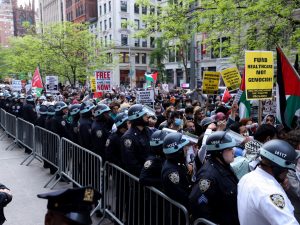 كيف تحولت مظاهرة لغزة في جامعة إنديانا إلى نضال لحرية التعبير الثقافي؟