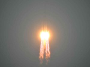 الصين تطلق رحلتها الفضائية التاريخية.. وباكستان تضع بصمتها الأولى