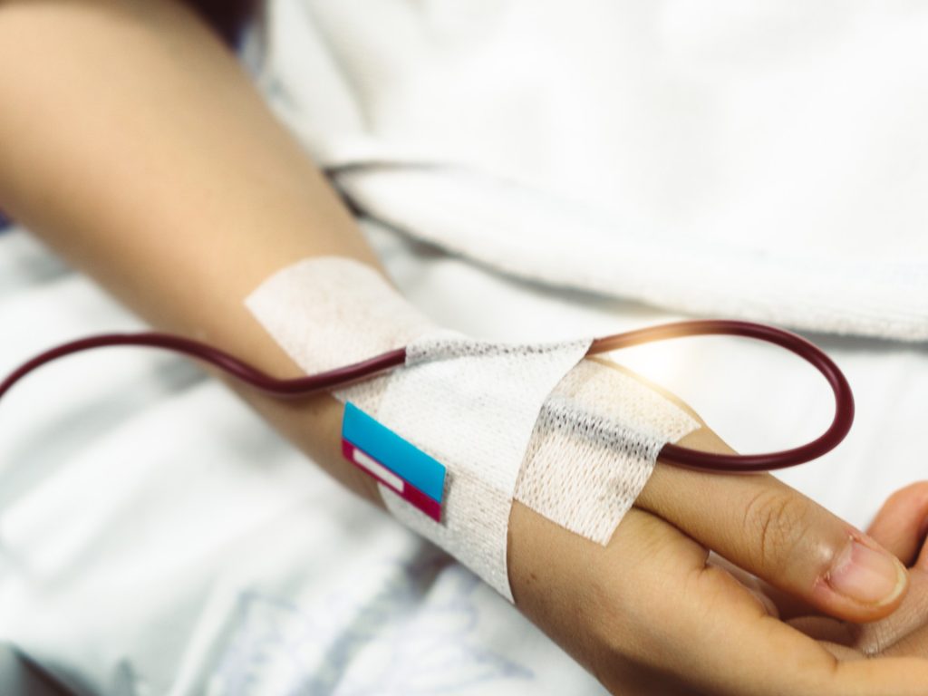 بريطانيا تنفق 12.7 مليار دولار على تعويضات في فضيحة الدم الملوث