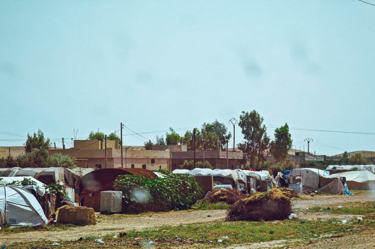 مخيم للنازحين في بلدة محيميده غرب ديرالزور