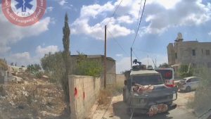 الفلسطيني مجاهد العبادي يروي تقييده فوق غطاء سيارة عسكرية إسرائيلية في جنين بعد إطلاق النار عليه