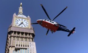 أول حالة إسعافية تنقل من مهبط برج الساعة عبر الإسعاف الجوي لحاج أفريقي