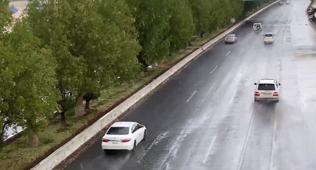الأرصاد عن طقس الجمعة: أمطار رعدية ورياح مثيرة للأتربة والغبار على عدة مناطق