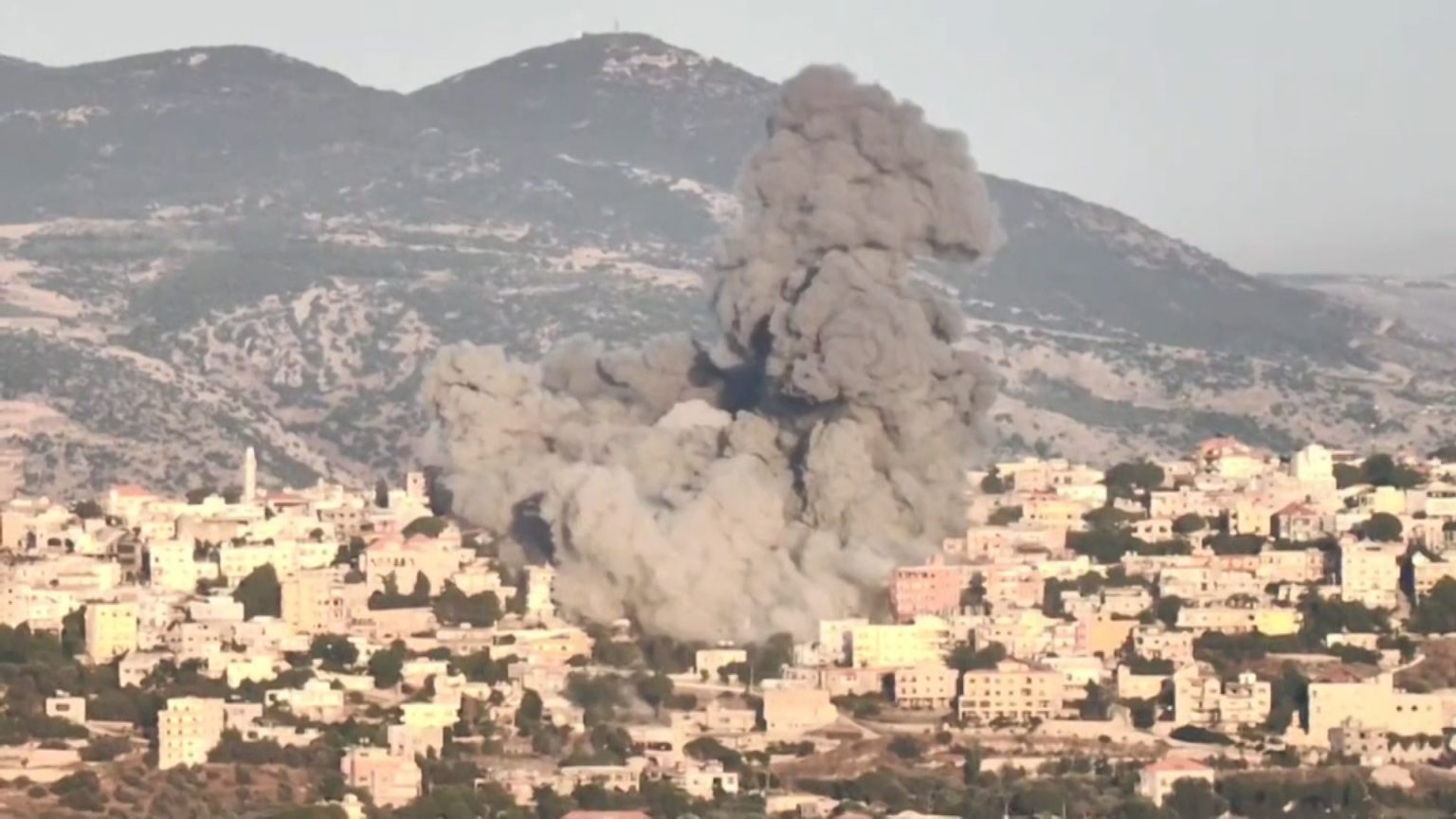 كندا تعتزم إجلاء رعاياها من لبنان