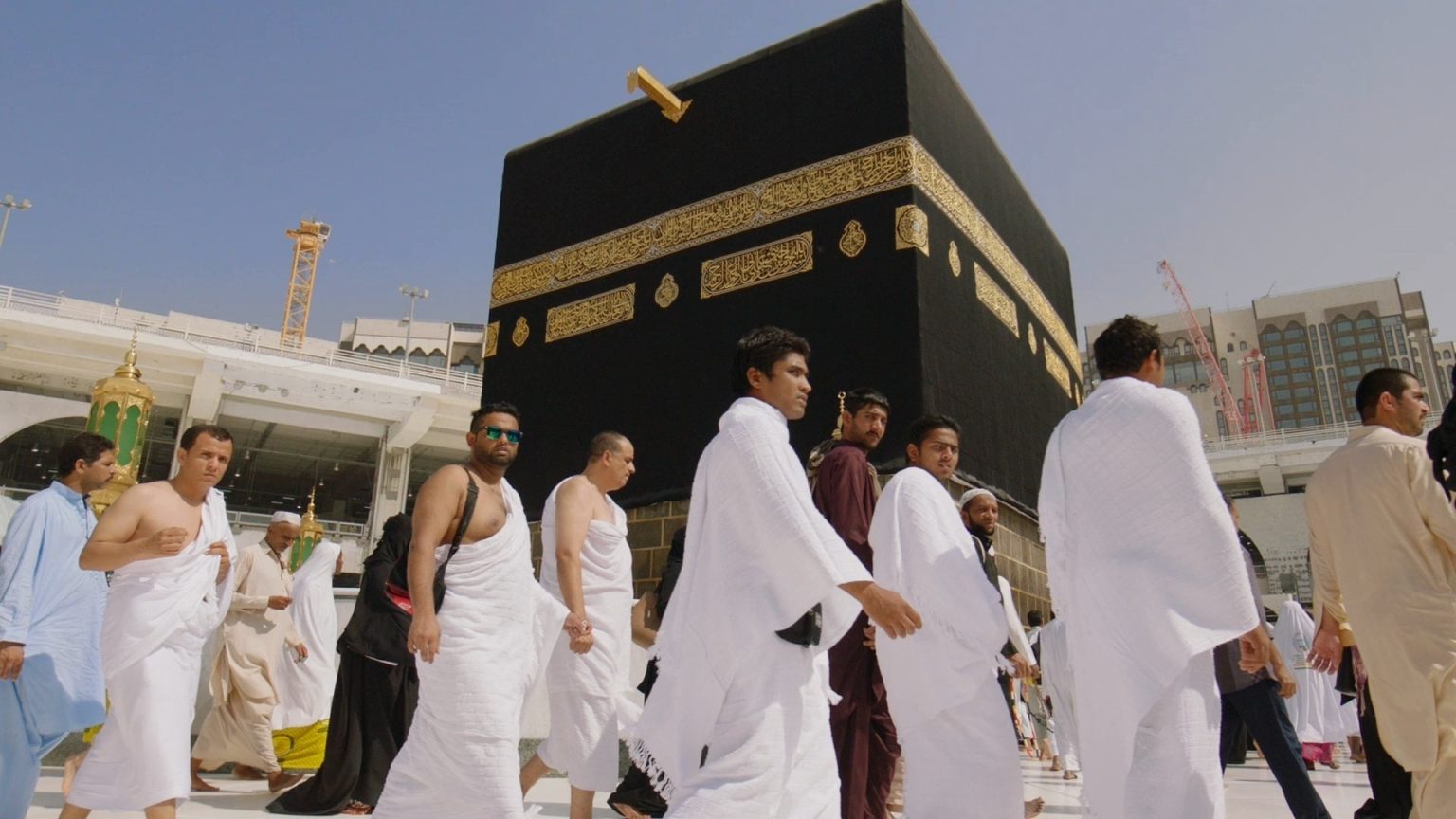 “يوم في الحرَم”.. 24 ساعة في أقدس بقاع العالم الإسلامي