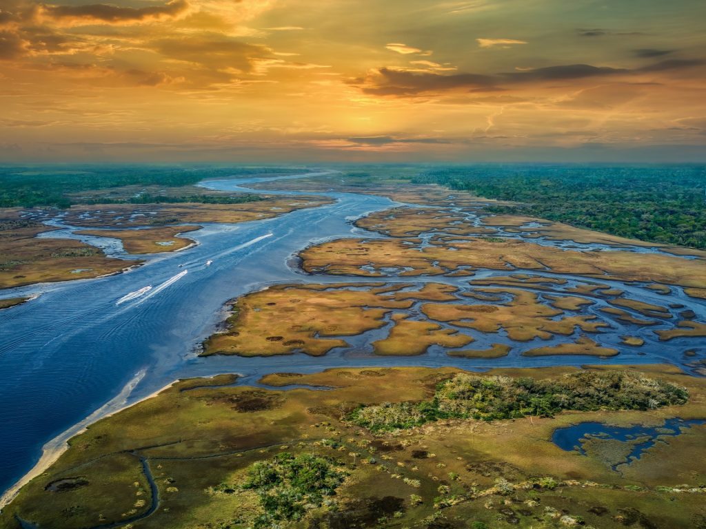 التدخل البشري في الممرات المائية يفاقم تغيّر المناخ