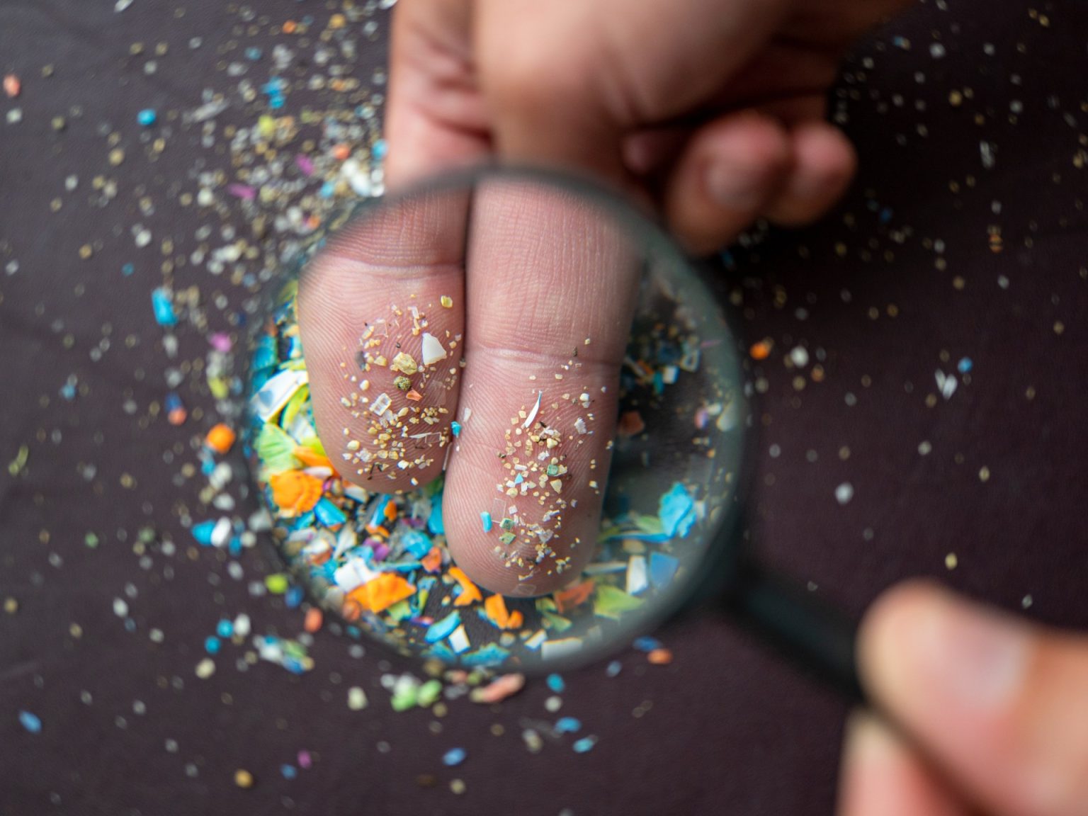 التعلم الآلي يساعد العلماء في رصد الملوثات البلاستيكية