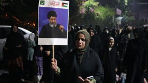 مظاهرات في باكستان منددة باغتيال نصرالله تنتهي باشتباكات مع قوات الأمن