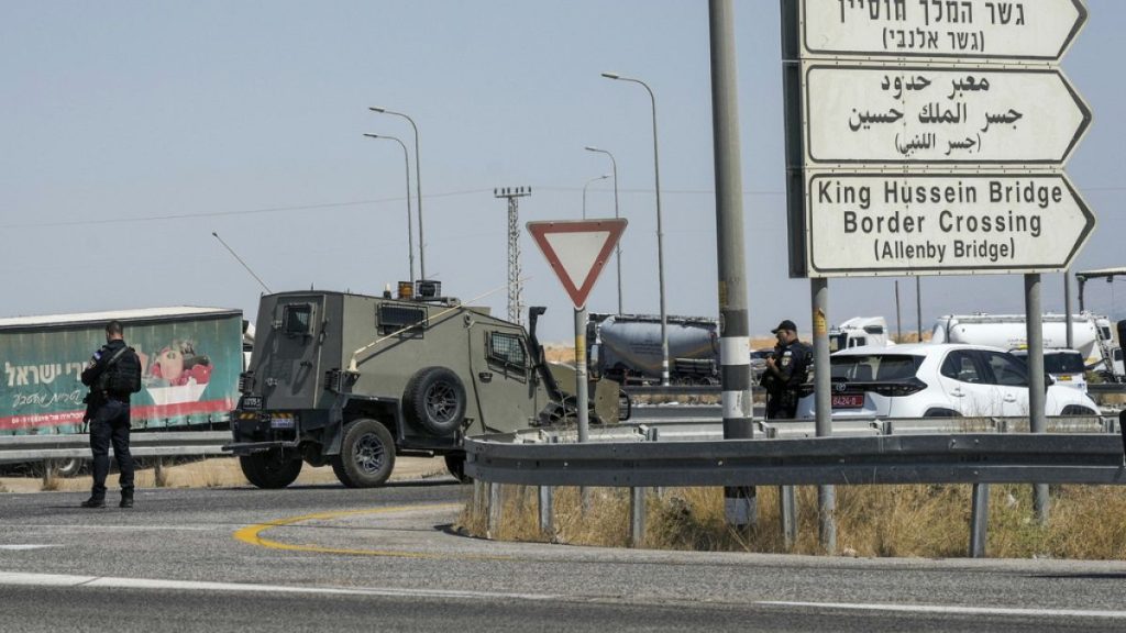 مقتل 3 من عناصر الأمن الإسرائيلي في حادث إطلاق نار على معبر الملك حسين بين إسرائيل والأردن