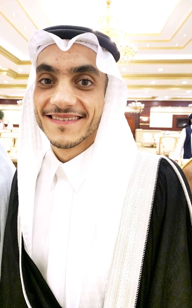 حبش وأبو عنق يزفان حسين للقفص الذهبي