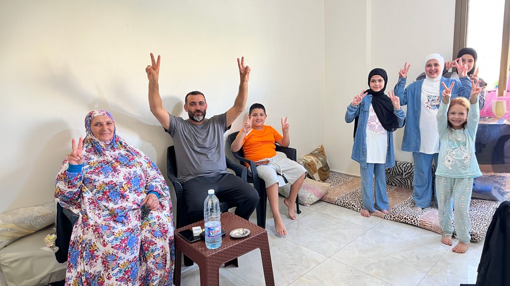 بيوت اللاجئين الفلسطينيين تستقبل نازحي الجنوب